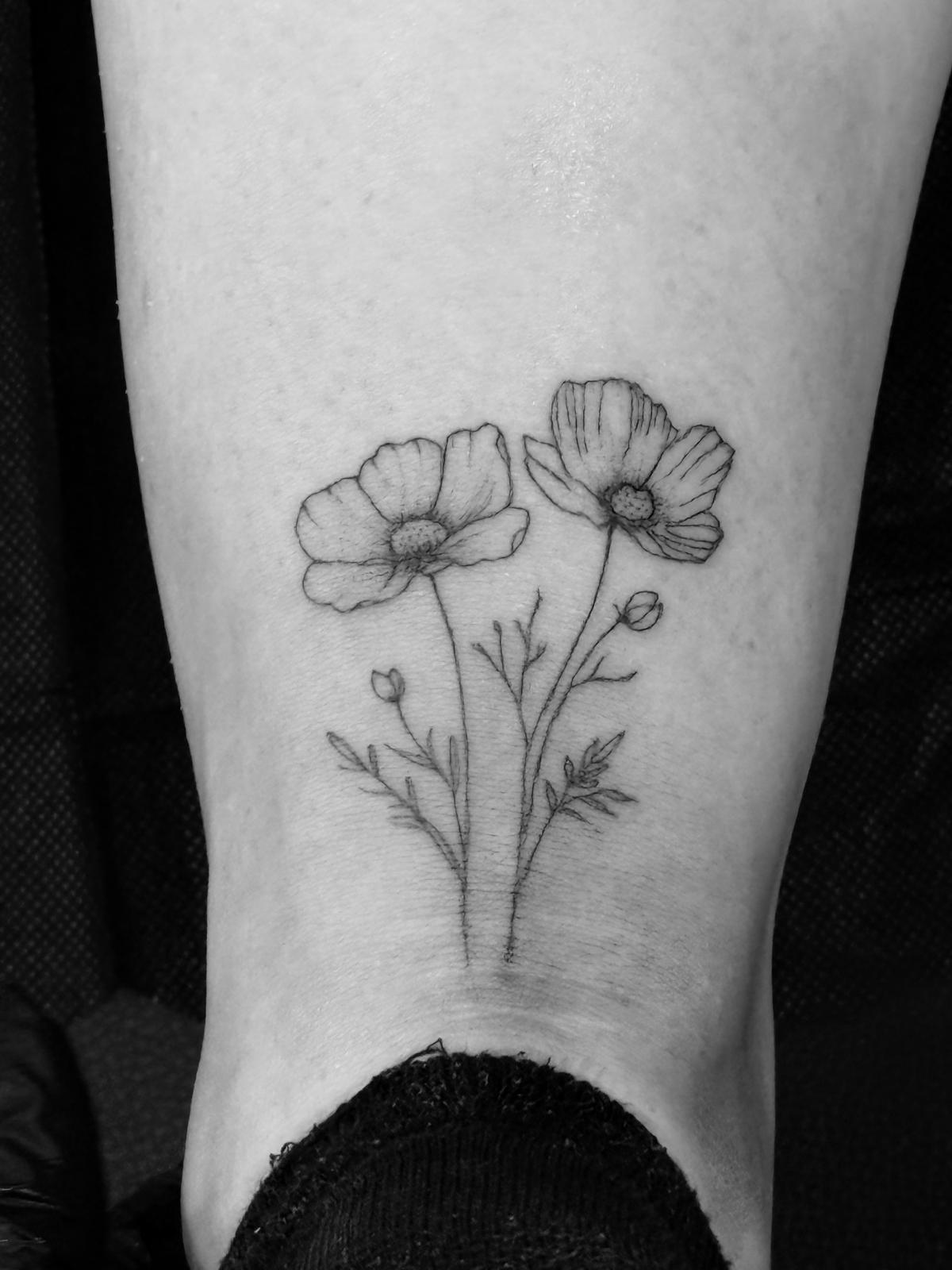 Fineline Tattoo Stuttgart von Thu Tieu Pure Black Art